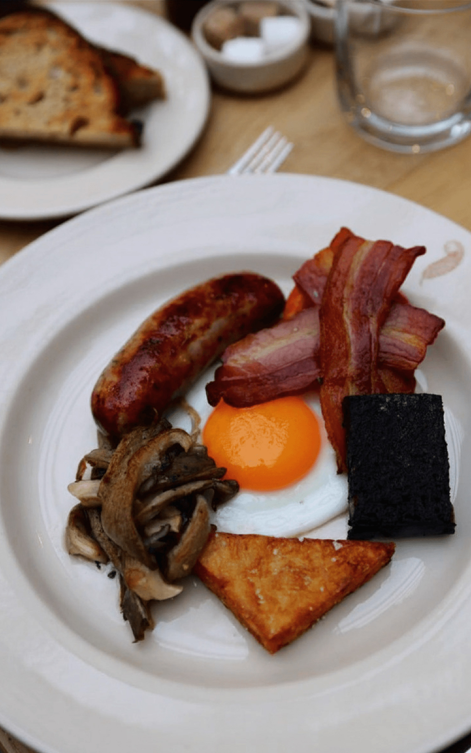 A Full English breakfast with sausage, fried eggs, bacon, black pudding, mushrooms and fried bread at The General Tarleton
